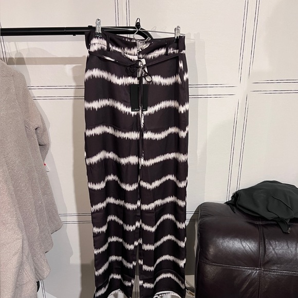 🎁4th & Reckless Satin Print Pants - Picture 2 of 10